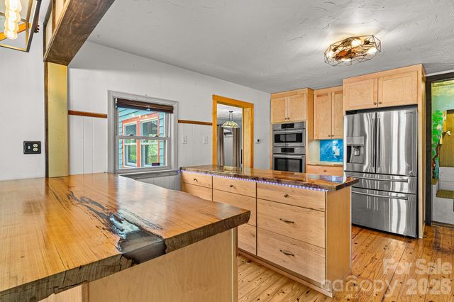 114 Walker Street, Black Mountain, NC 28711