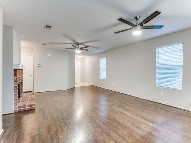 541 Hertford Street, Fort Worth, TX 76036