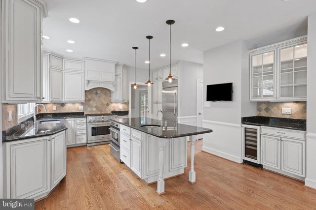 9900 CHAPPELL LN, Vienna, VA 22181