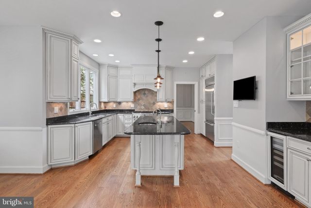 9900 CHAPPELL LN, Vienna, VA 22181