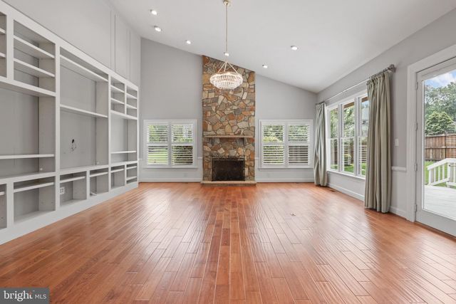 9900 CHAPPELL LN, Vienna, VA 22181
