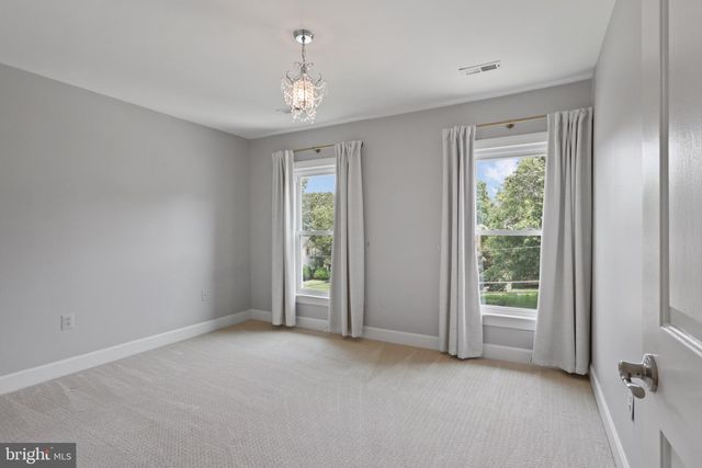 9900 CHAPPELL LN, Vienna, VA 22181