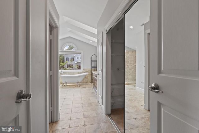 9900 CHAPPELL LN, Vienna, VA 22181