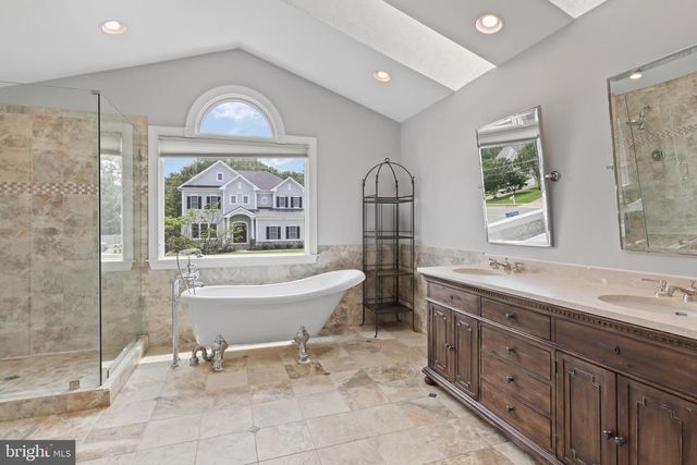9900 CHAPPELL LN, Vienna, VA 22181