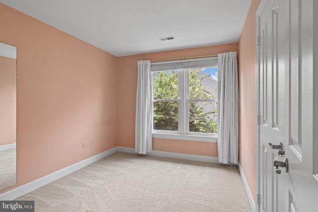 9900 CHAPPELL LN, Vienna, VA 22181