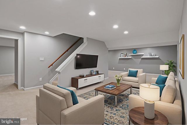9900 CHAPPELL LN, Vienna, VA 22181