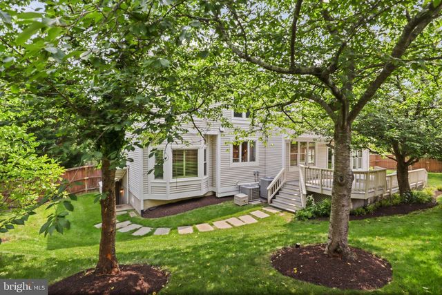 9900 CHAPPELL LN, Vienna, VA 22181