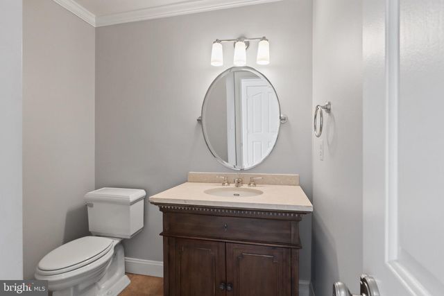 9900 CHAPPELL LN, Vienna, VA 22181