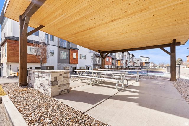 2236 N 525 W, Layton, UT 84041