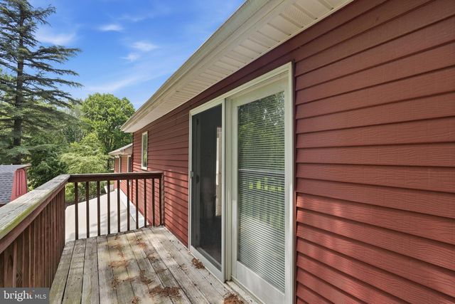 136 CHAPEL DR, Holland, PA 18966