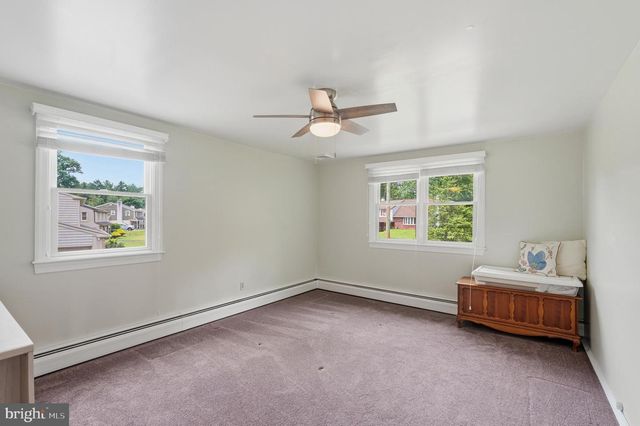 136 CHAPEL DR, Holland, PA 18966