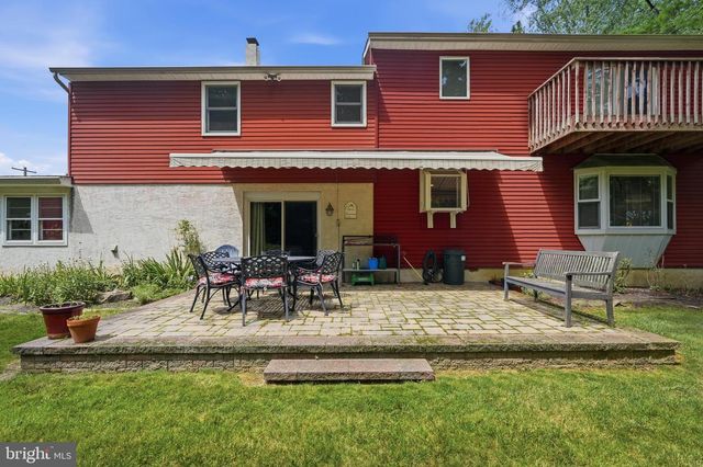 136 CHAPEL DR, Holland, PA 18966