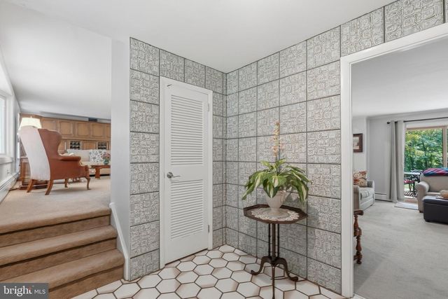 136 CHAPEL DR, Holland, PA 18966