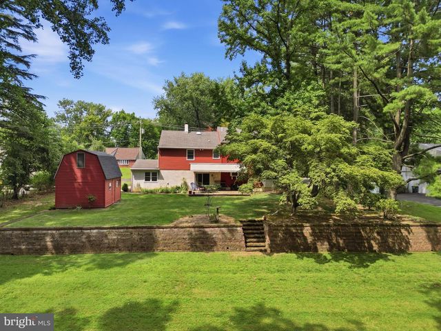 136 CHAPEL DR, Holland, PA 18966