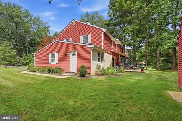 136 CHAPEL DR, Holland, PA 18966
