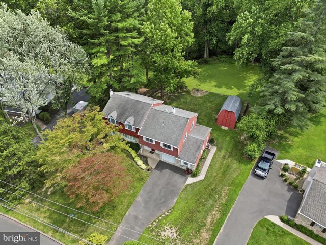 136 CHAPEL DR, Holland, PA 18966