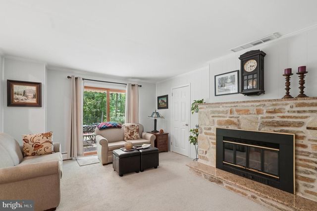 136 CHAPEL DR, Holland, PA 18966