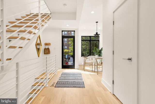 1205 10TH ST NW #B, Washington, DC 20001