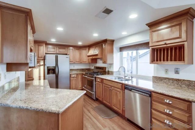 5359 Triple Crown Dr, Bonsall, CA 92003