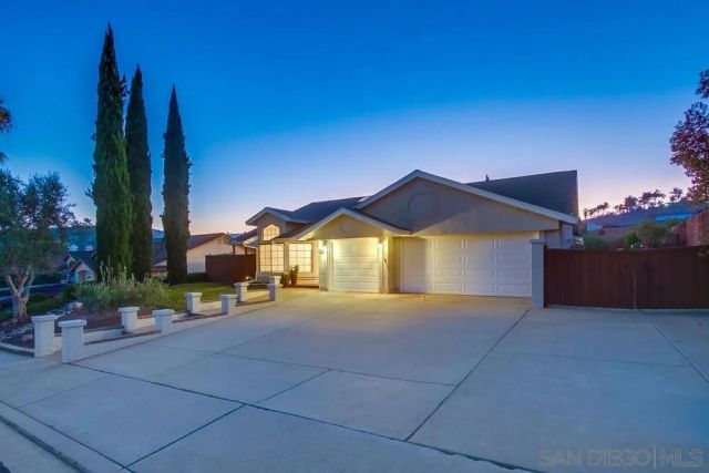 5359 Triple Crown Dr, Bonsall, CA 92003