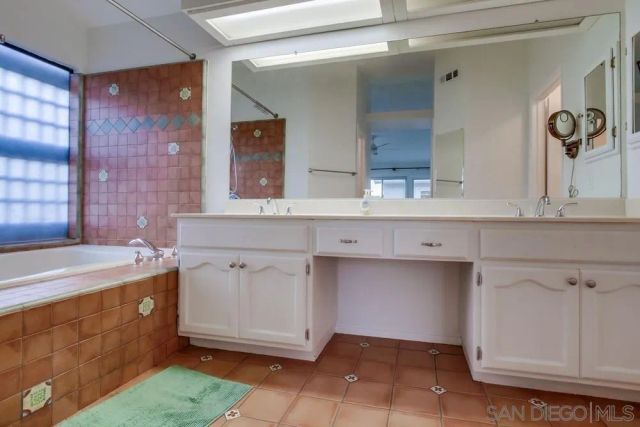 5359 Triple Crown Dr, Bonsall, CA 92003