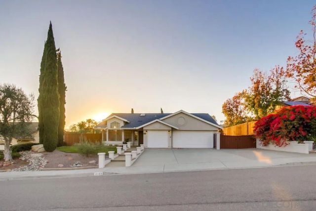 5359 Triple Crown Dr, Bonsall, CA 92003