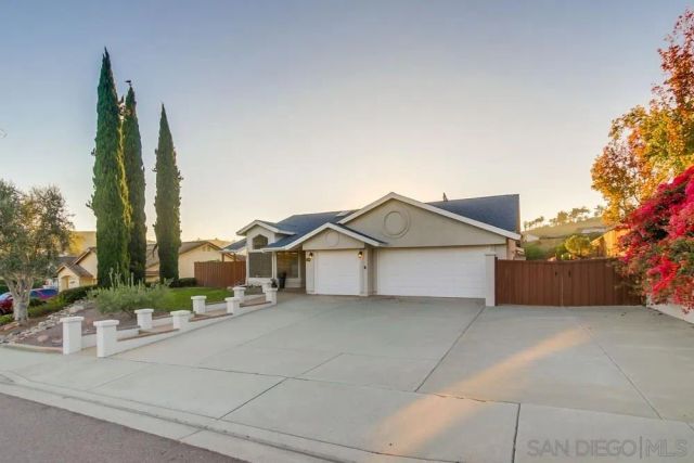 5359 Triple Crown Dr, Bonsall, CA 92003