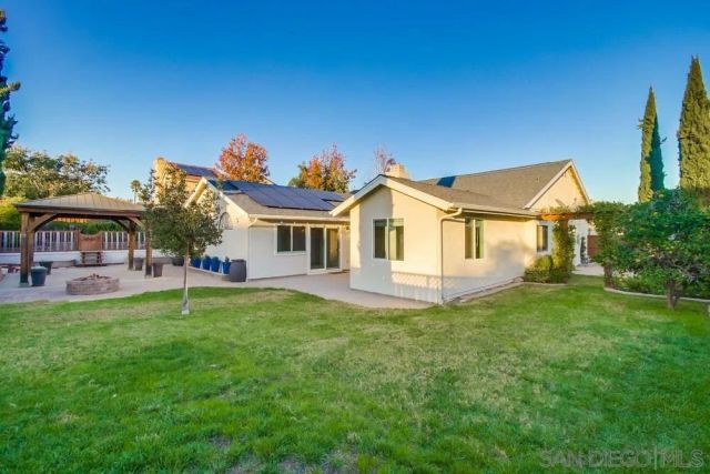5359 Triple Crown Dr, Bonsall, CA 92003