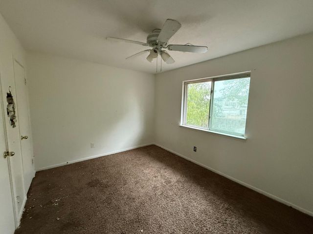 4823 Meadowglen Drive, Pearland, TX 77584