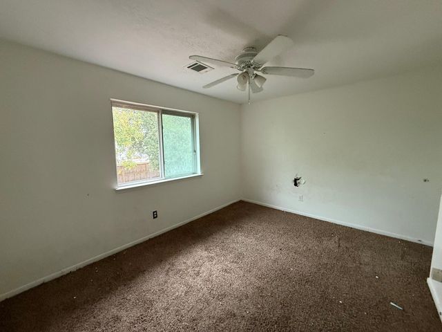 4823 Meadowglen Drive, Pearland, TX 77584