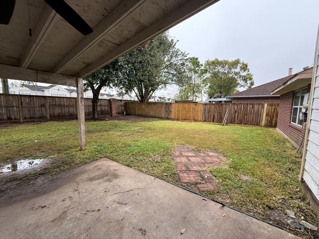 4823 Meadowglen Drive, Pearland, TX 77584