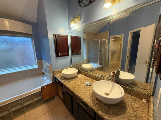 4823 Meadowglen Drive, Pearland, TX 77584