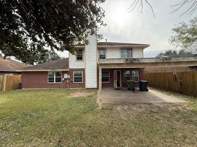 4823 Meadowglen Drive, Pearland, TX 77584