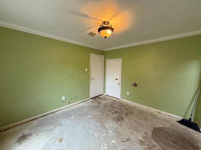 4823 Meadowglen Drive, Pearland, TX 77584