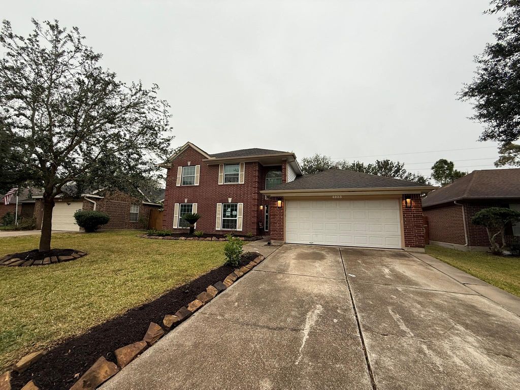 4823 Meadowglen Drive, Pearland, TX 77584