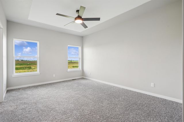 155 Paradise Blvd Boulevard, Waterloo, IA 50701