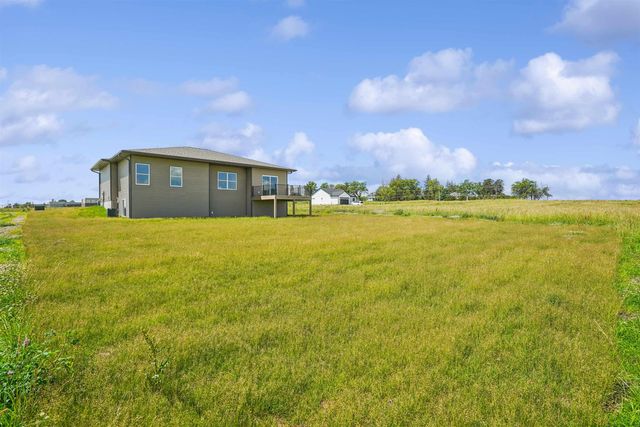 155 Paradise Blvd Boulevard, Waterloo, IA 50701