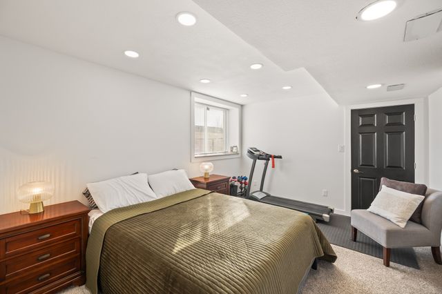 4472 Tamara Lane, West Des Moines, IA 50265