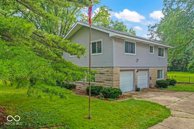 2316 Lake Drive, Anderson, IN 46012