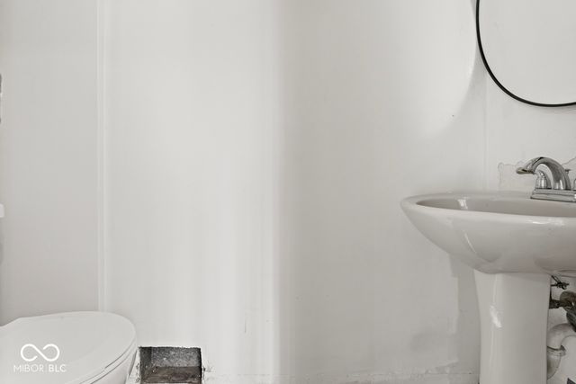 2316 Lake Drive, Anderson, IN 46012