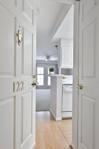 5935 N High Street, 122, Worthington, OH 43085
