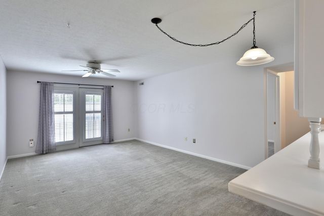 5935 N High Street, 122, Worthington, OH 43085