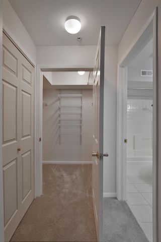 5935 N High Street, 122, Worthington, OH 43085