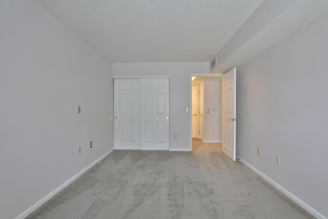 5935 N High Street, 122, Worthington, OH 43085