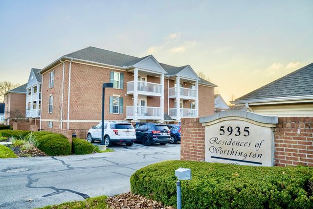 5935 N High Street, 122, Worthington, OH 43085