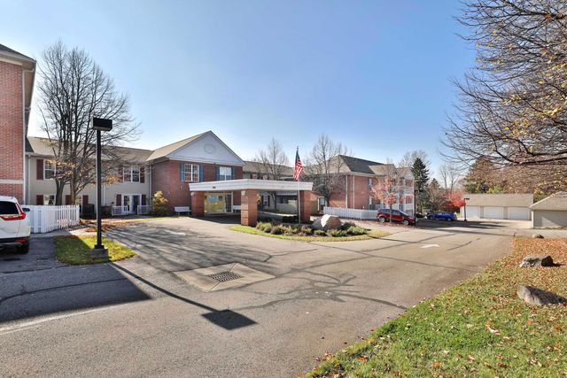 5935 N High Street, 122, Worthington, OH 43085