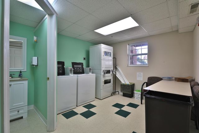 5935 N High Street, 122, Worthington, OH 43085