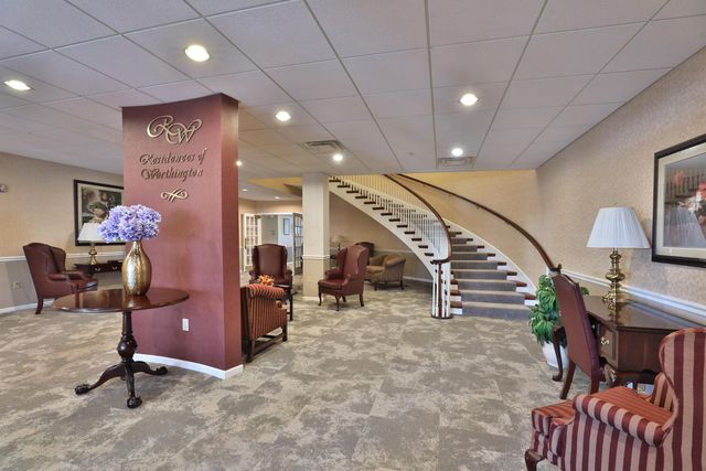 5935 N High Street, 122, Worthington, OH 43085