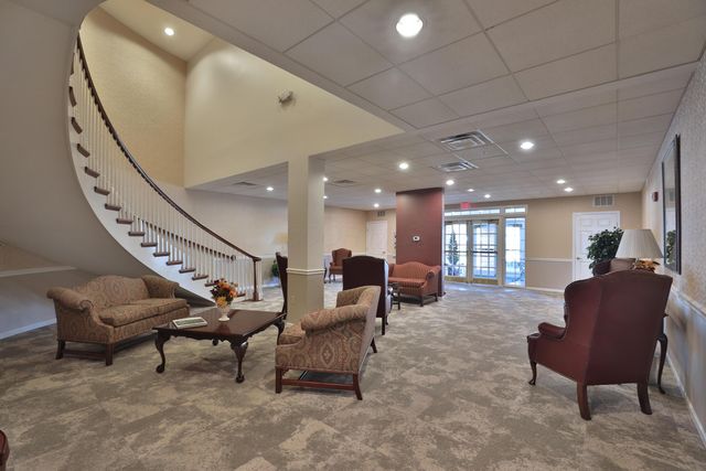 5935 N High Street, 122, Worthington, OH 43085