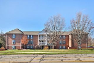 5935 N High Street, 122, Worthington, OH 43085